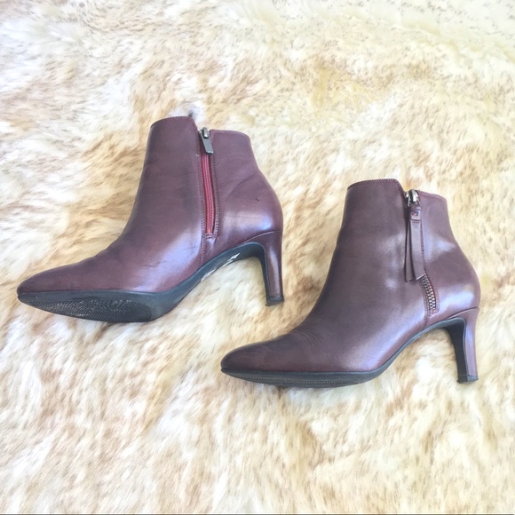 Clarks burgundy wine leather ankle boots - size 5 - Picture 2 of 6